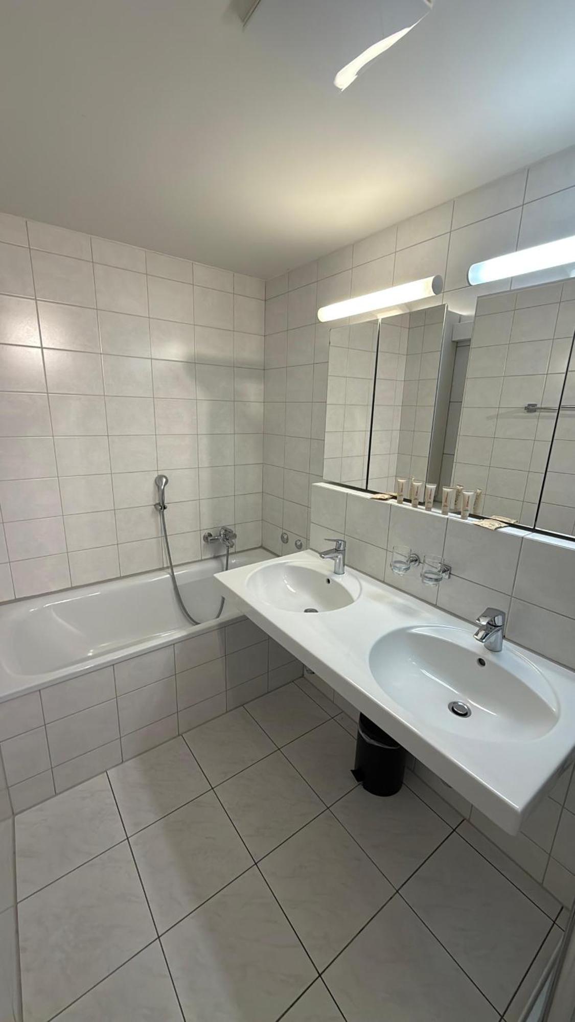 Hitrental Stauffacher Apartments Zurych Zewnętrze zdjęcie