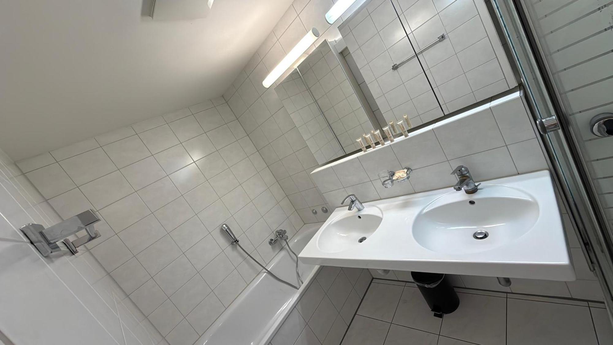 Hitrental Stauffacher Apartments Zurych Zewnętrze zdjęcie